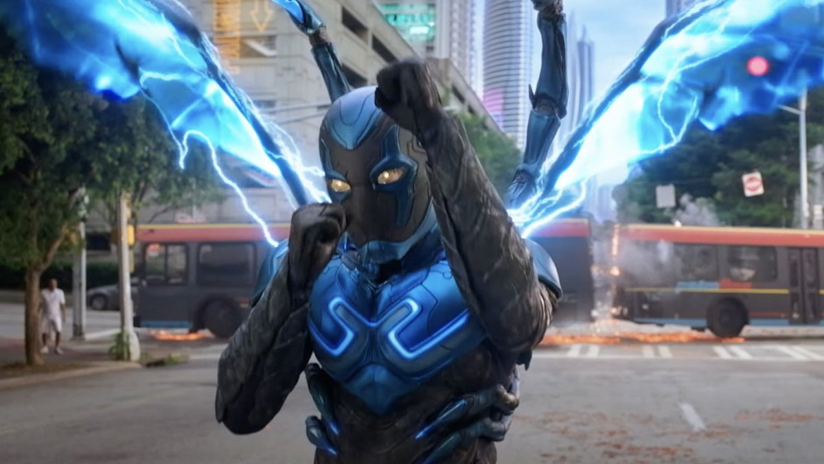 Blue Beetle gets ready to fight in his hometown of Palmera City.